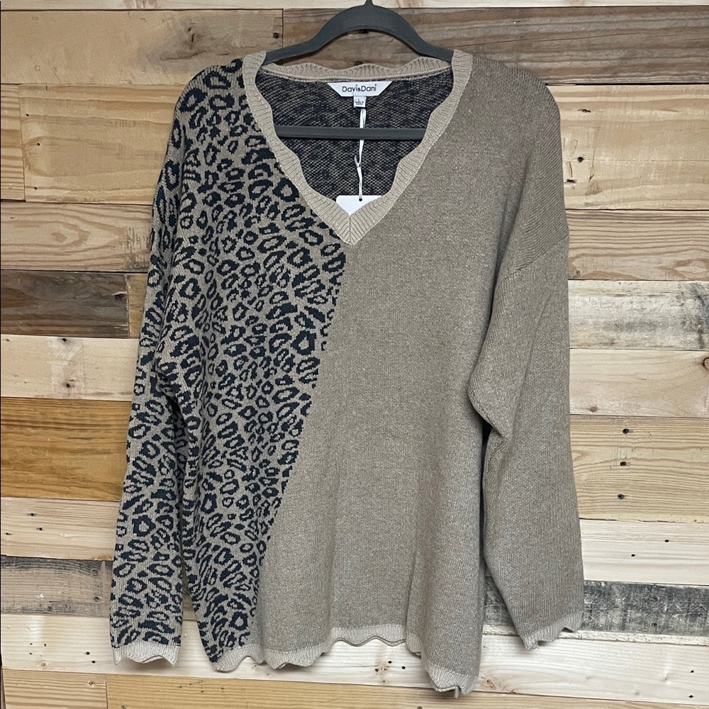 DAVI & DANI size Large Taupe & Black Leopard-Panel Soft Stretchy V-Neck Sweater